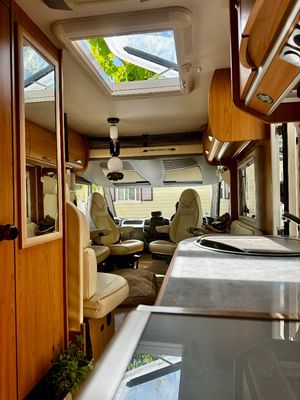 2004 Burstner i821G Elegance — photo 17 of 24