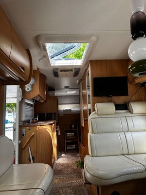 2004 Burstner i821G Elegance — photo 18 of 24