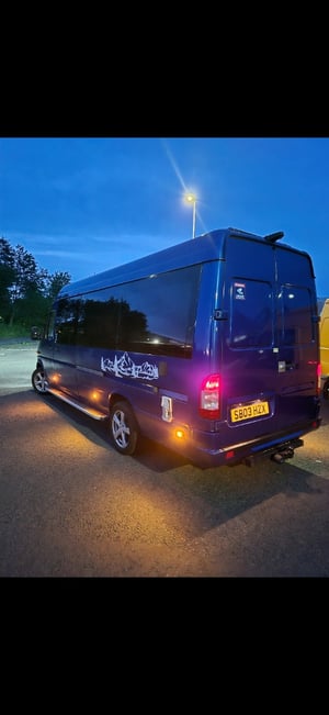 2003 Mercedes-Benz Sprinter — photo 9 of 29