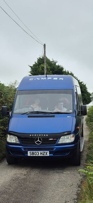 2003 Mercedes-Benz Sprinter — photo 2 of 2