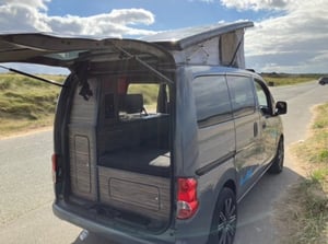 2010 Nissan NV200 — photo 7 of 8
