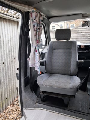 1994 VW T4 — photo 9 of 12