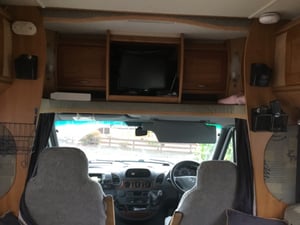 2004 Auto-Trail Cheyenne 696 SE — photo 13 of 55