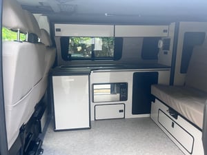 2021 Volkswagen Transporter — photo 9 of 10