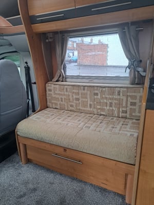 2011 Auto-Trail Apache 632 — photo 10 of 17