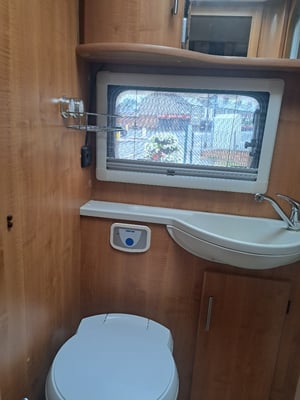 2011 Auto-Trail Apache 632 — photo 11 of 17