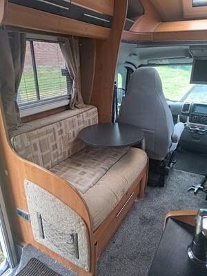 2011 Auto-Trail Apache 632 — photo 9 of 17