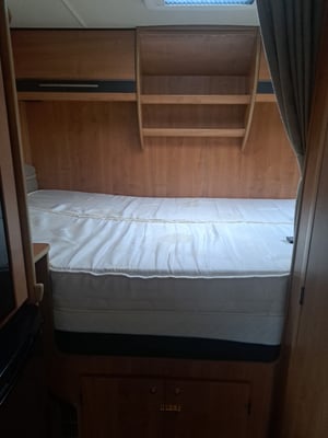 2011 Auto-Trail Apache 632 — photo 13 of 17