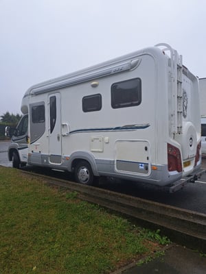 2011 Auto-Trail Apache 632 — photo 3 of 17
