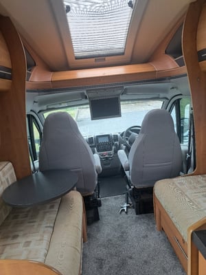 2011 Auto-Trail Apache 632 — photo 6 of 17