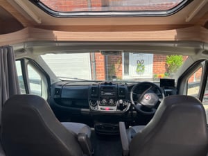 2021 Sunlight T58 — photo 10 of 41