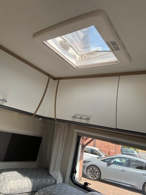 2021 Sunlight T58 — photo 24 of 41
