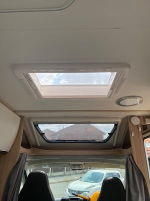 2021 Sunlight T58 — photo 35 of 41