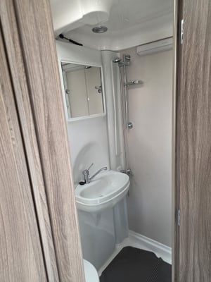 2019 Auto-Sleeper Nuevo EK — photo 15 of 27