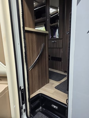 2019 Auto-Sleeper Nuevo EK — photo 22 of 27