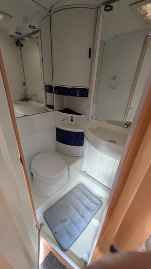 2002 Hymer Swing — photo 4 of 11