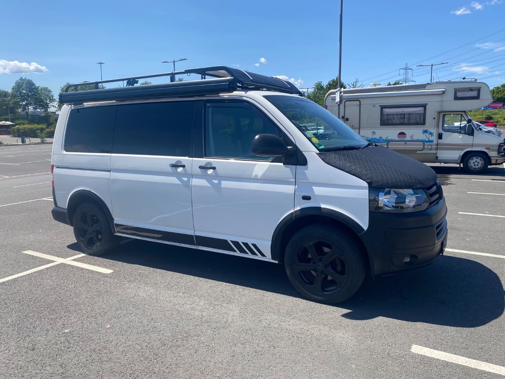 2010 Volkswagen Campervan - Image 1