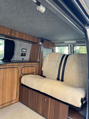 2014 Volkswagen Transporter Snowdonia SE — photo 9 of 21