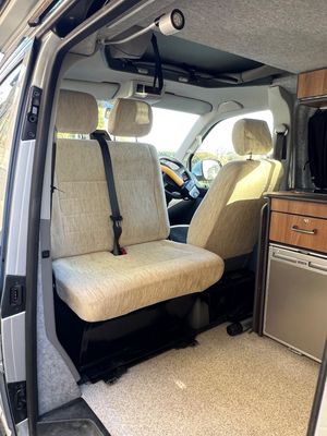 2014 Volkswagen Transporter Snowdonia SE — photo 11 of 21