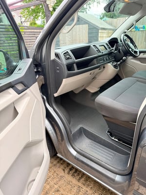 2016 Volkswagen T6 Campervan — photo 12 of 17