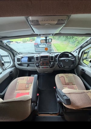 2008 Auto-Trail Apache — photo 4 of 11