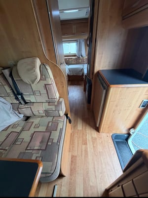 2008 Auto-Trail Apache — photo 9 of 11