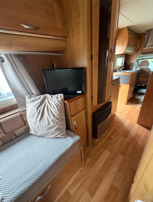 2008 Auto-Trail Apache — photo 10 of 11