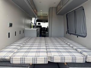 2014 Volkswagen Crafter Custom Conversion — photo 22 of 43