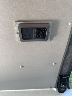 2014 Volkswagen Crafter Custom Conversion — photo 30 of 43