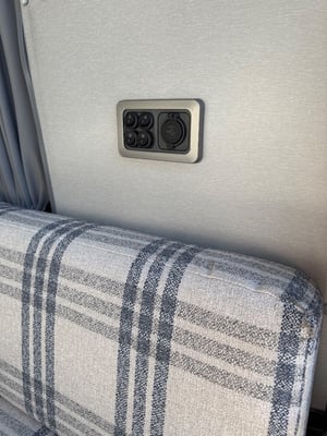 2014 Volkswagen Crafter Custom Conversion — photo 42 of 43
