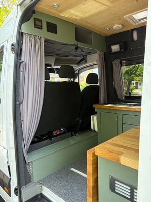 2017 Mercedes-Benz Sprinter — photo 6 of 23