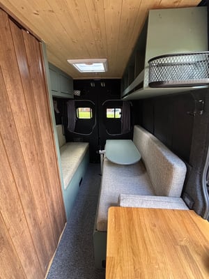 2017 Mercedes-Benz Sprinter — photo 8 of 23