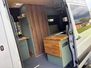 2017 Mercedes-Benz Sprinter — photo 9 of 23