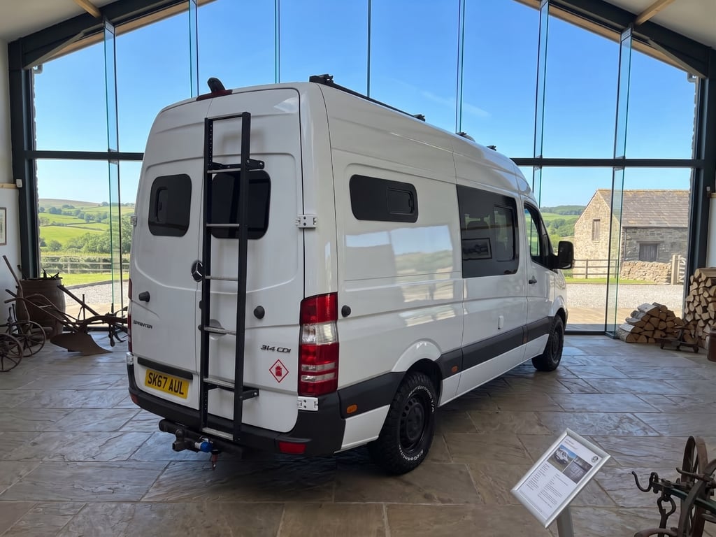 2017 Mercedes-Benz Sprinter - Image 1