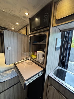 2020 Mercedes Sprinter Expedition — photo 15 of 29