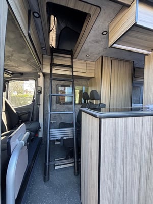 2020 Mercedes Sprinter Expedition — photo 13 of 29