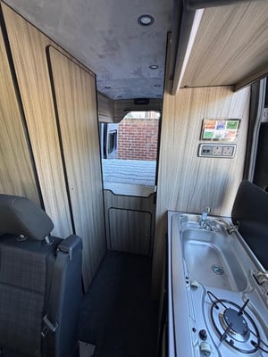 2020 Mercedes Sprinter Expedition — photo 17 of 29