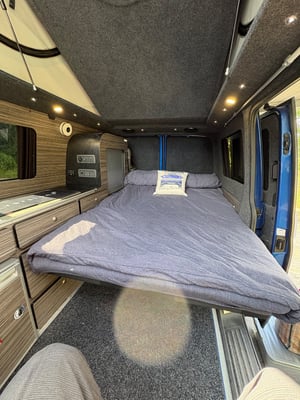 2020 VW Transporter — photo 8 of 14