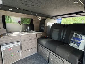 2020 VW Transporter — photo 9 of 14