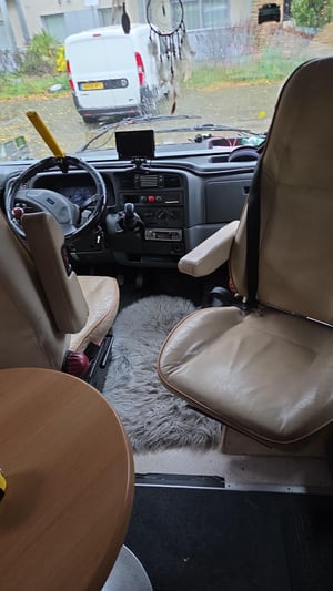 2000 Knaus Travliner — photo 11 of 20