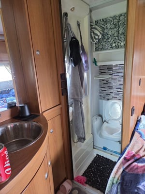 2000 Knaus Travliner — photo 4 of 20