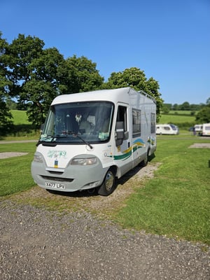 2000 Knaus Travliner — photo 1 of 20