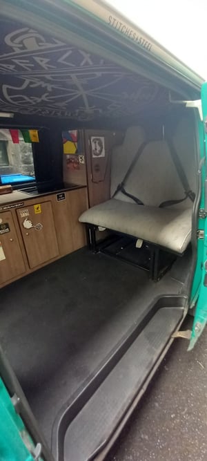 2000 Volkswagen Transporter T4 SWB 1.9TD — photo 20 of 22