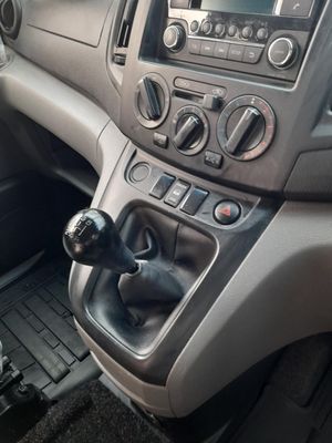 2013 Nissan Luna NV200 — photo 4 of 29