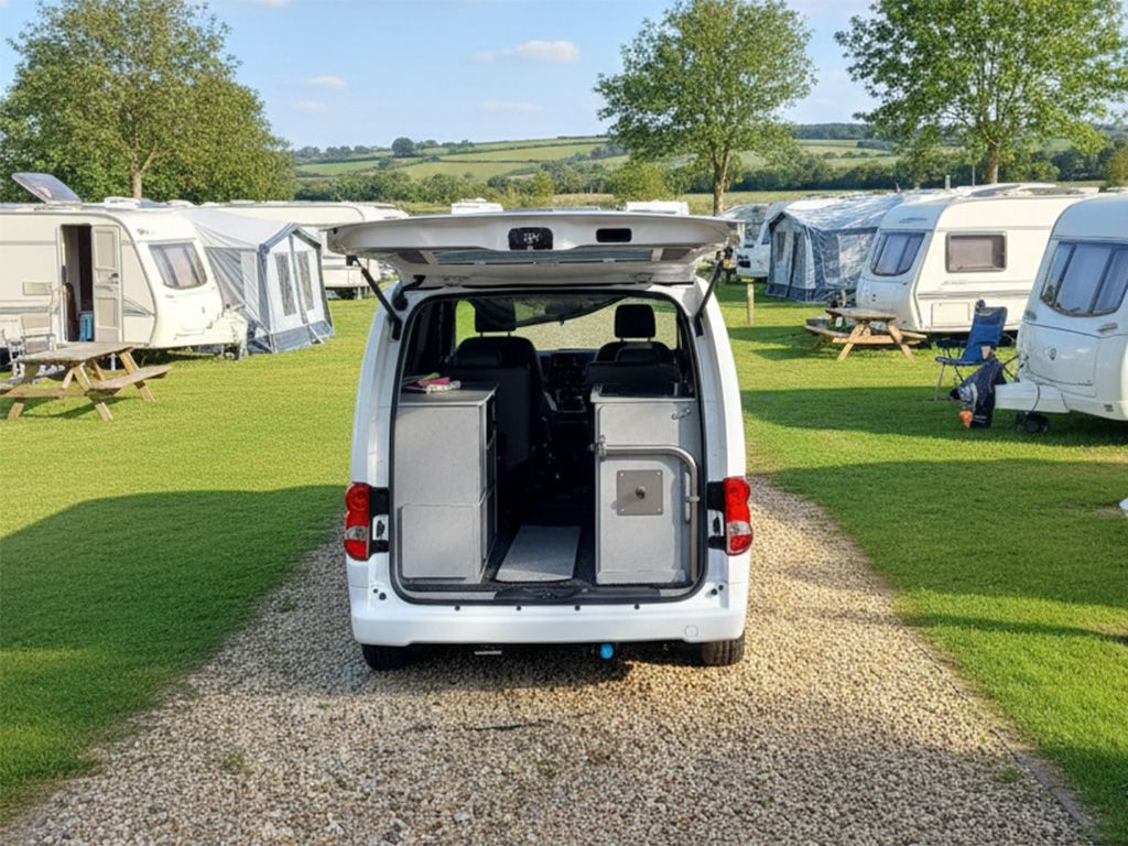 2013 Nissan Luna NV200 - Image 1