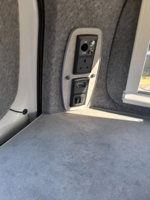 2013 Nissan Luna NV200 — photo 24 of 29