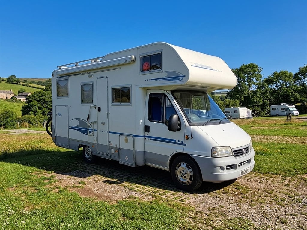 2004 Adria Coral 660 - Image 1