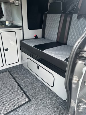 2014 Renault Trafic Campervan — photo 9 of 17