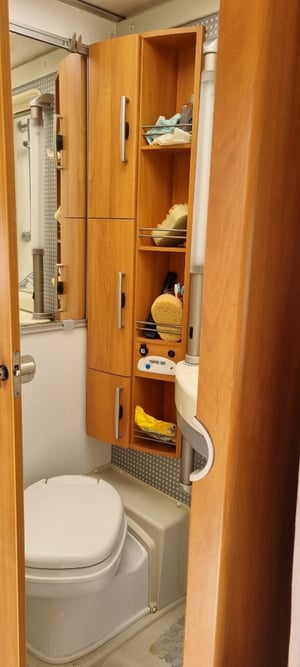 2004 Hymer B634 — photo 4 of 31