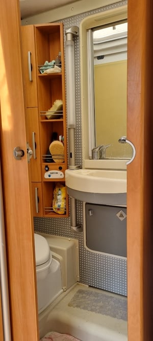 2004 Hymer B634 — photo 7 of 31